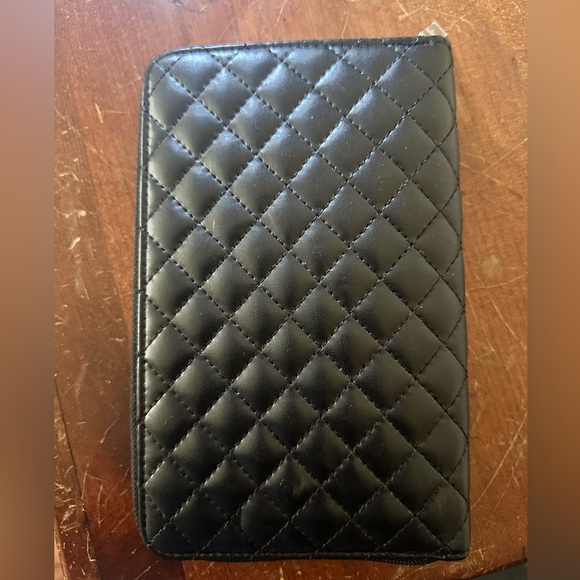 IT cosmetics Silver Makeup Brush Set with Case - Picture 4 of 4